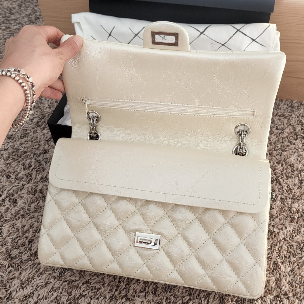 Chanel 2.55 226 bag - Picture 6 of 15